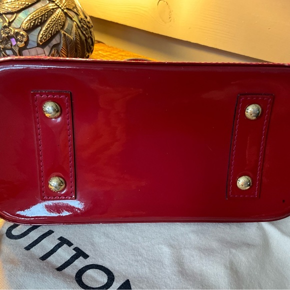 Louis Vuitton BB Alma, Red Vernis, 2 Way, Guitar Shoulder Strap, Lock & Key, EUC - Picture 7 of 11